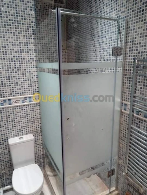cabine de douche et vitrine en verre trempé 