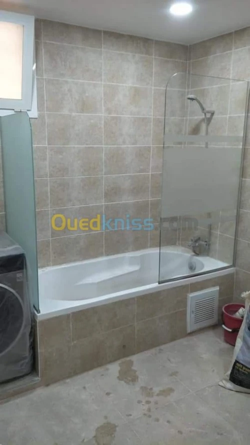 cabine de douche et vitrine en verre trempé 