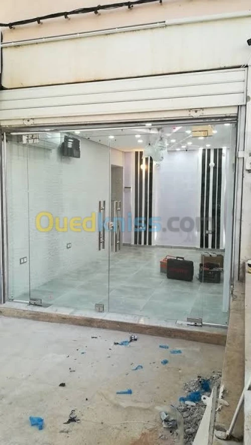 cabine de douche et vitrine en verre trempé 