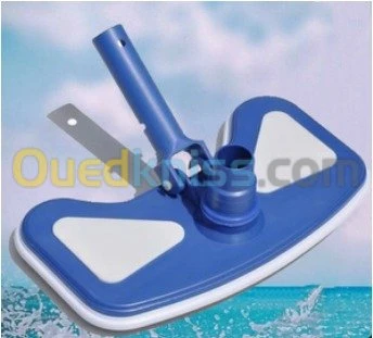 Balai aspirateur fond de piscine
