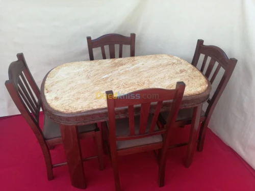 Fabricant de chaises et table