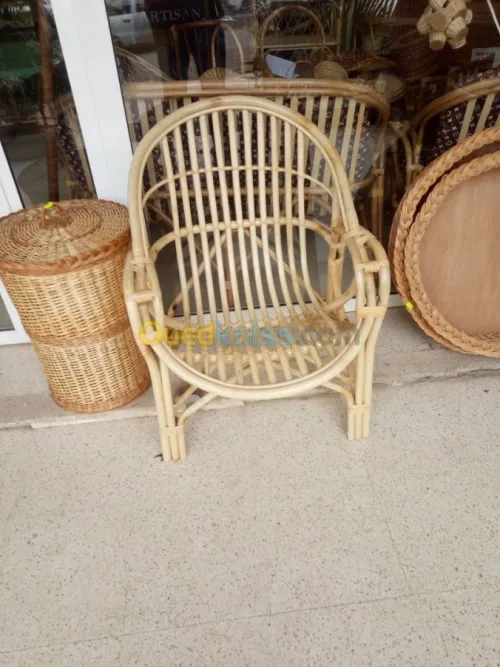 meuble en rotin fait à la main