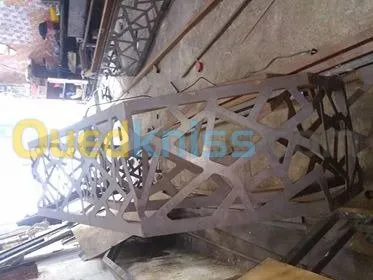 ferronnier serrurier soudeur découpe.