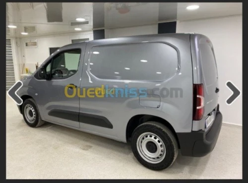 LOCATIONS DE VEHICULES 