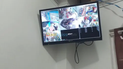 Camera de surveillance et système d'al