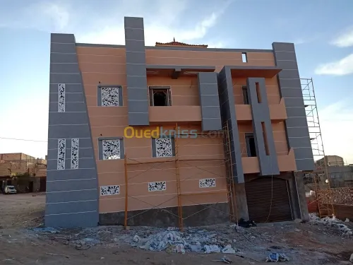 Revêtement est décoration des vaçade(P