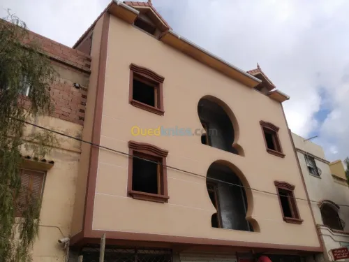 Revêtement est décoration des vaçade(P