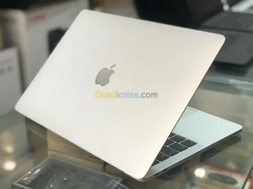 MACBOOK PRO 2017 i5 8G 128SSD CYCLE 8