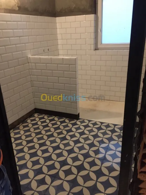 Carrelage artisanal comme d’epo 