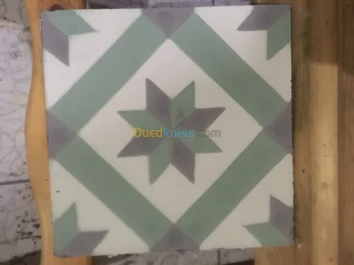 Carrelage artisanal comme d’epo 