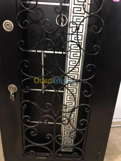 FABRICATION DE PORTES