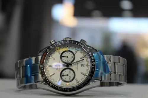 Montres OMEGA Speedmaster ® 