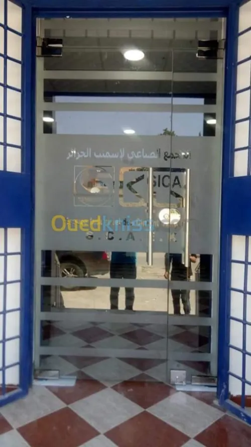 Façade en verre trempé 