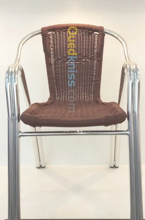 CHAISE ET TABLE POUR CAFETERIAS 