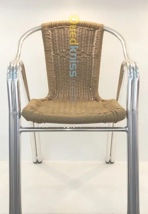 CHAISE ET TABLE POUR CAFETERIAS 