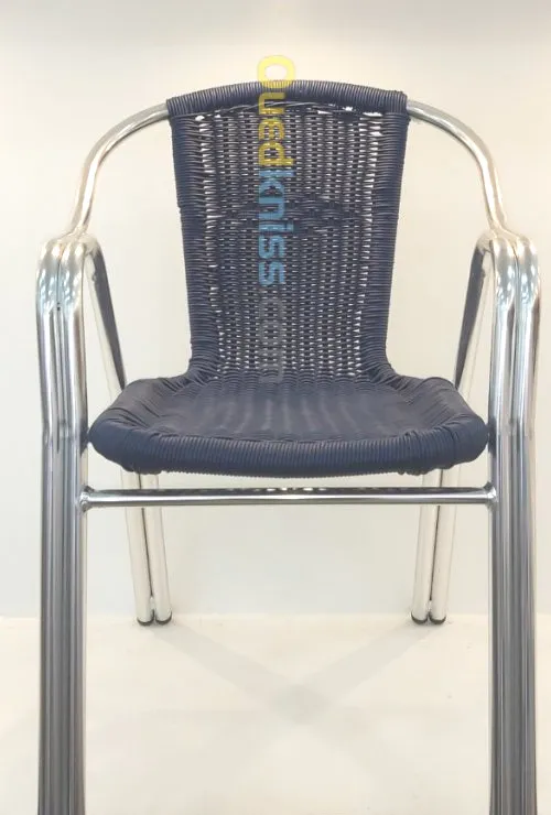 CHAISE ET TABLE POUR CAFETERIAS 