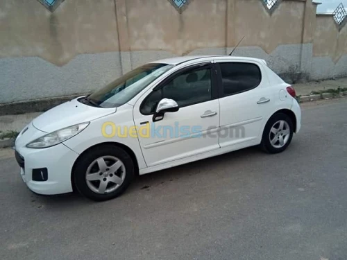 Peugeot 207 2011 