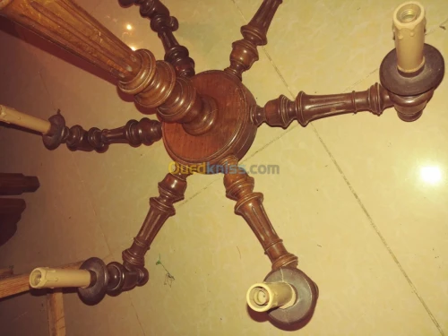 Lustre antique en bois noyer 