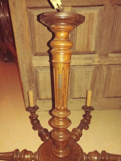 Lustre antique en bois noyer 