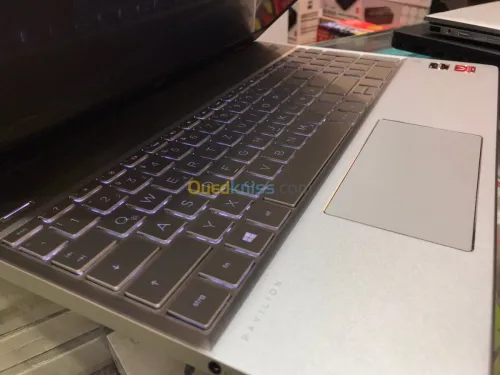 HP PAVILION 15 Ryzen 7 16GB RX VEGA 10