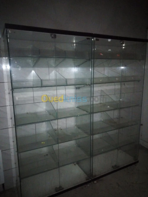a vendre vitrine en verre