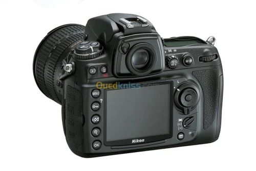 Nikon  D 700