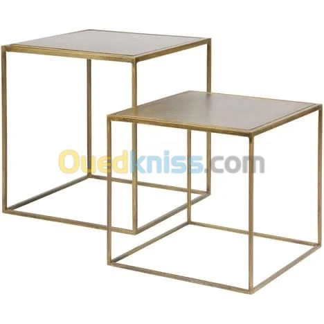 Table gigogne / table simple / 