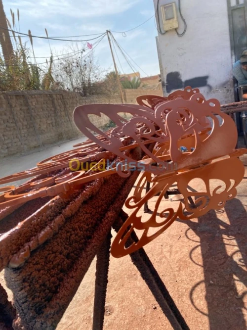 Table gigogne / table simple / 