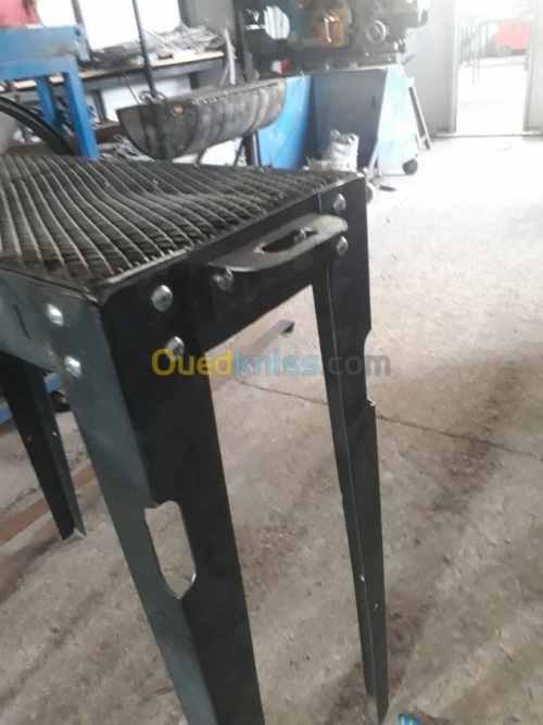 Table gigogne / table simple / 