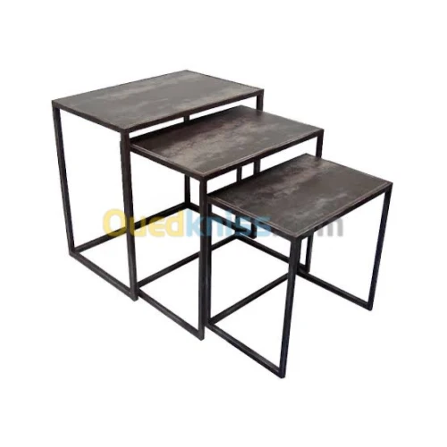 Table gigogne / table simple / 