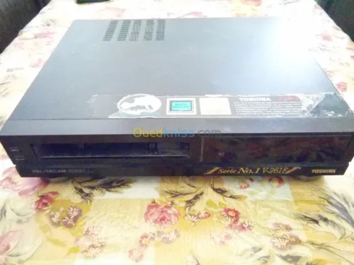 Lecteur enregistreur VHS Toshiba V261F