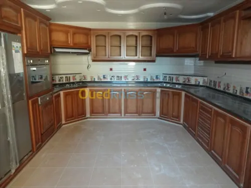 Cuisine sur commande en hetre Massif 