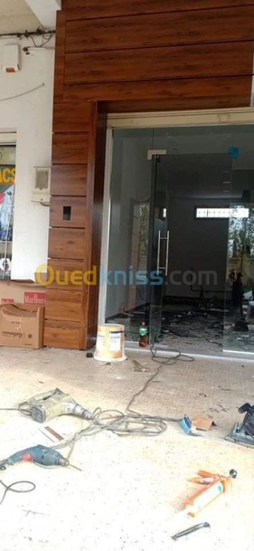 Habillée les surface aluco bonde mur r