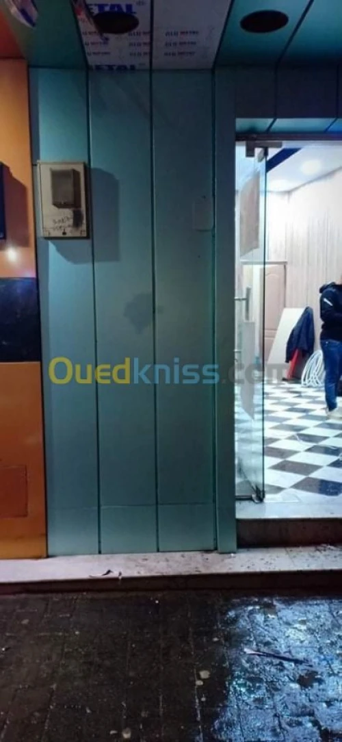 Habillée les surface aluco bonde mur r