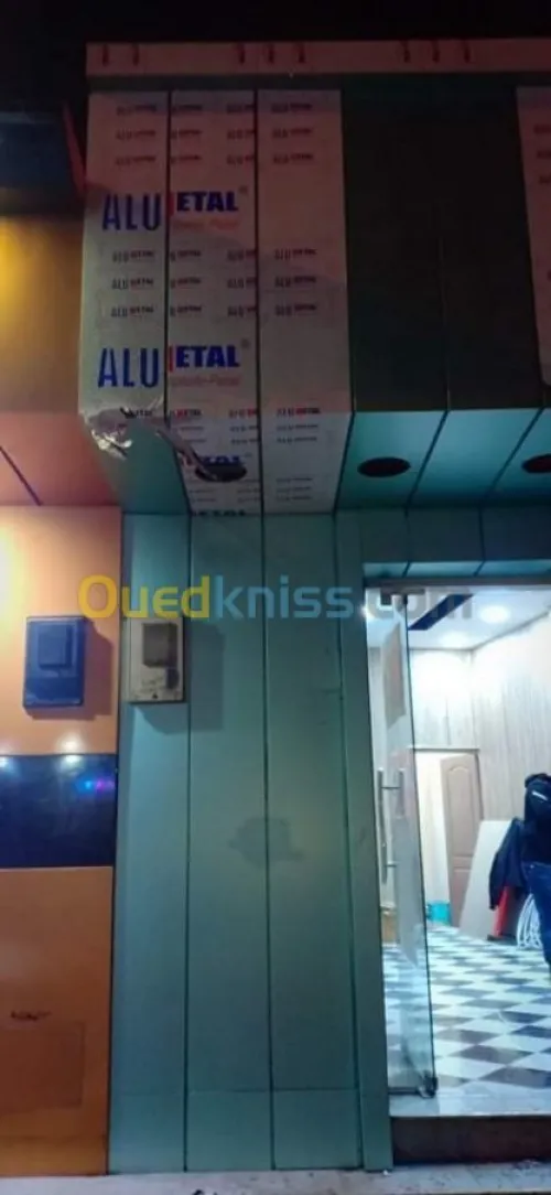 Habillée les surface aluco bonde mur r