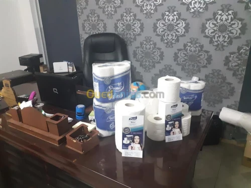 CHERCHE DES DISTRIBUTEURS