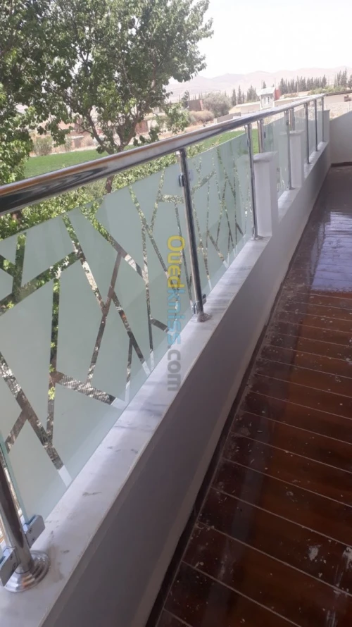 Façade en verre trempé 