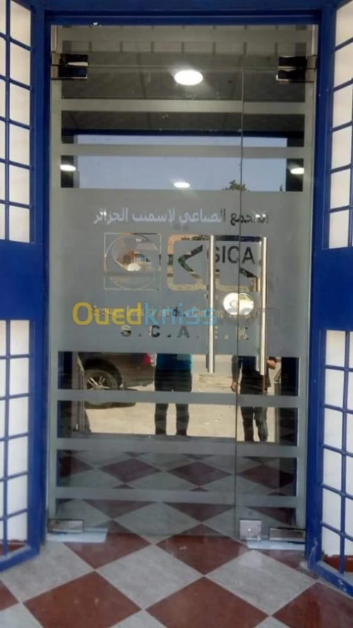 Façade en verre trempé 
