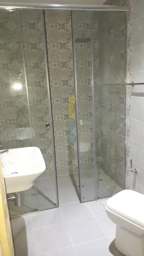 Façade en verre trempé 