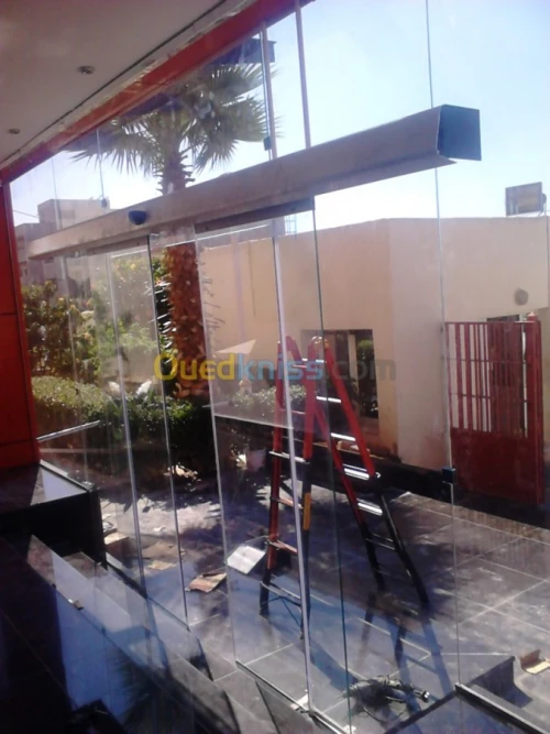 Façade en verre trempé 