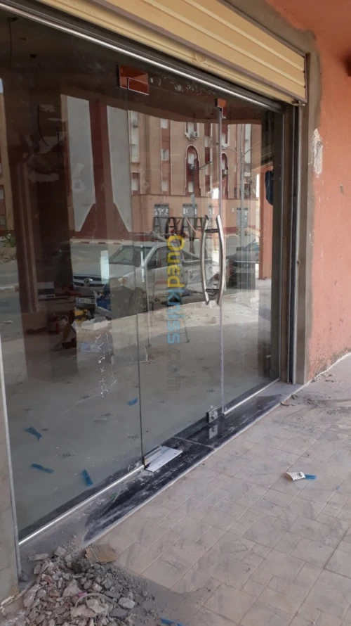 Façade en verre trempé 