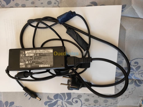 VEND CHARGEUR TOSHIBA ORIGINAL