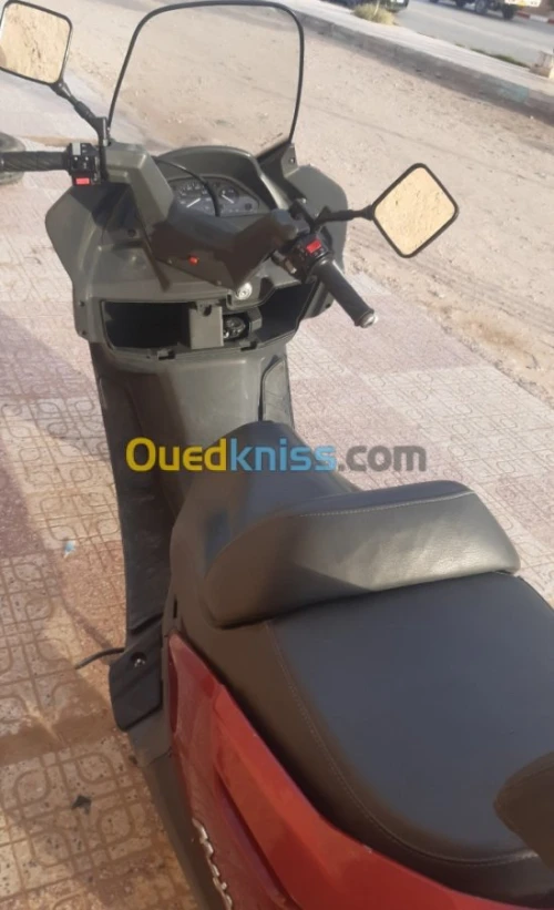 Yamaha 250cc majesty