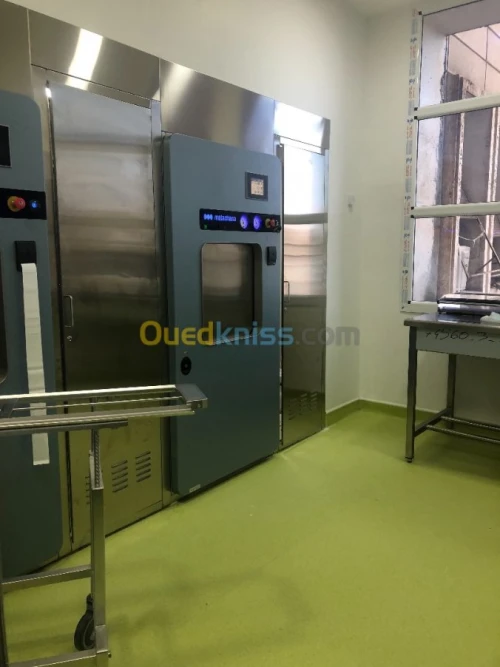 BLOC OPERATOIRE, SALLE BLANCHE, HOPITAL, CLINIQUE & LABO PHARMACEUTIQUE 