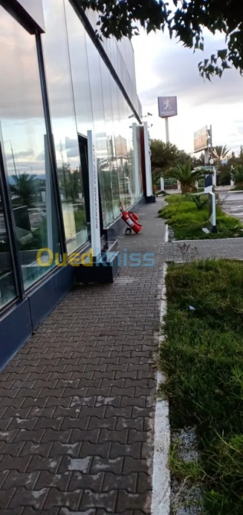 ENTREPRISE  NETTOYAGE  INDUSTRIEL 