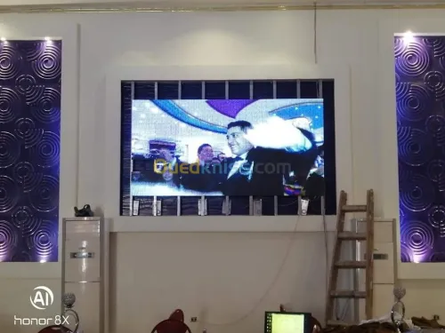  Panneau d'affichage LED شاشات اشهارية