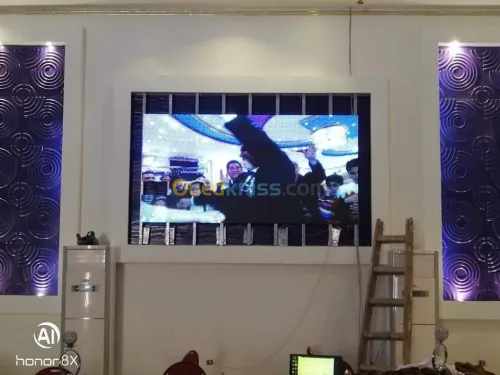  Panneau d'affichage LED شاشات اشهارية