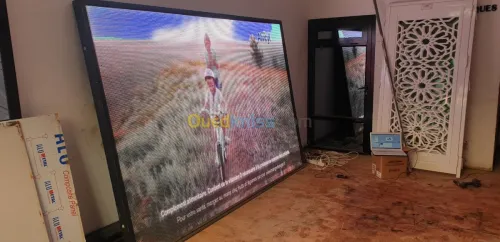  Panneau d'affichage LED شاشات اشهارية