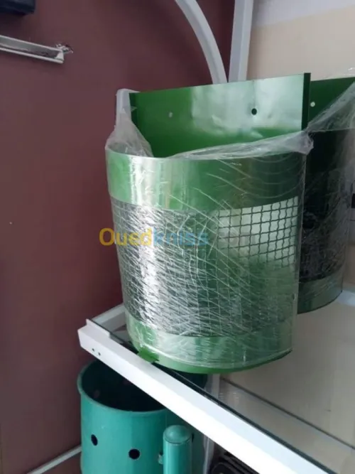 Bancs et Poubelles Publics