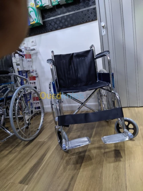 FAUTEUIL ROULANT NOIR PENU GONFLABLE 